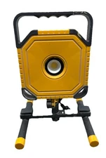 utilitech 1500-lumen portable work light. Used. {53}