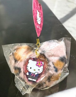 Hello Kitty Heisei Gal leopard Fur Heart With Acrylic Hello Kitty Keychain Japan
