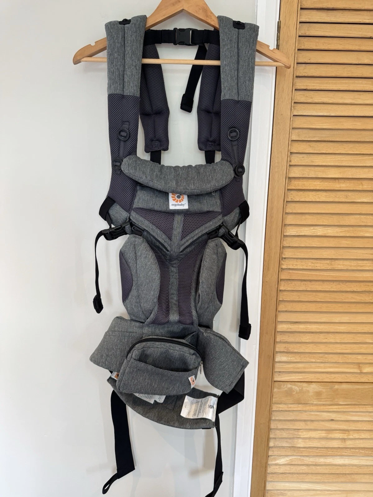 Ergobaby Omni 360 Cool Air Baby Carrier bundle – Classic Weave Grey