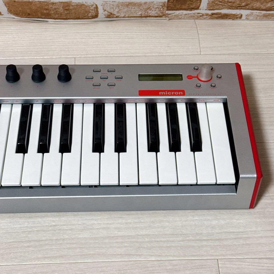 Alesis Micron Anolog Modeling Keyboard Synthesizer - Image 3 of 4