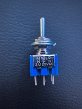 2250 1132 POP Japan 125VAC 3A Toggle Switch 13x13x30