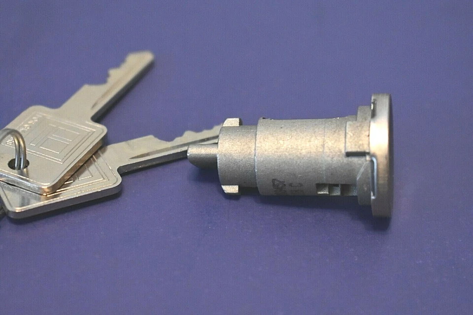 Cilindro de bloqueo de encendido y llaves 1967-1991 Chevy GMC P10 P15 P20 P25 P30 P35 P1500 Foto 4 de 4