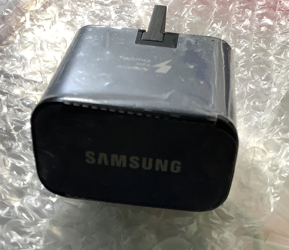 Genuine Samsung Adaptive Fast Charging UK Plug Mains Adapter - EP-TA20UBE - Image 3 of 4