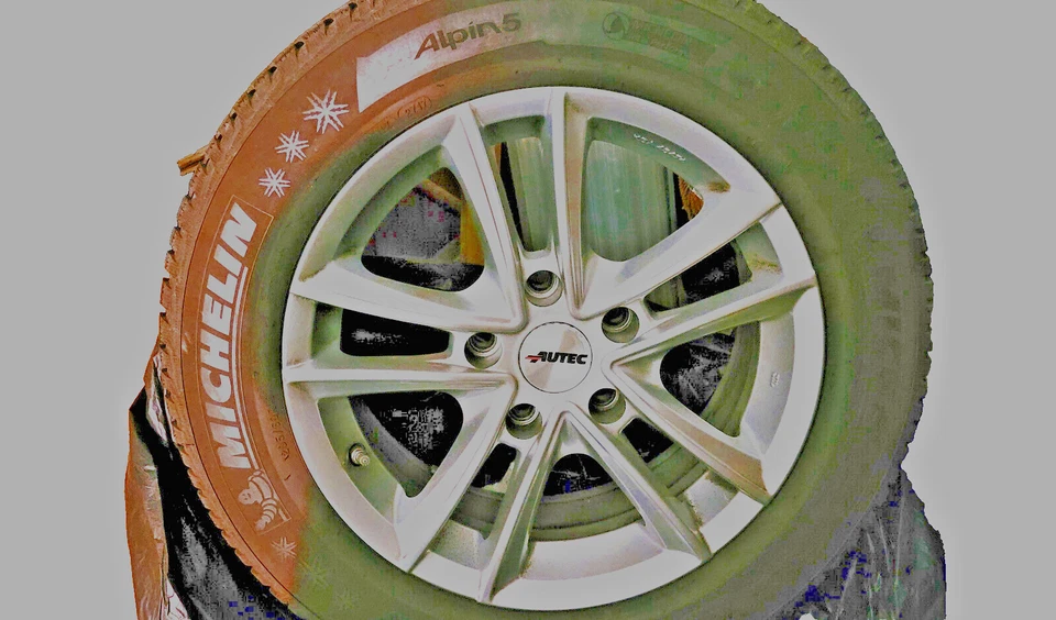 4x Winterreifen Michelin 205/60/R16 auf Alufelgen. Autec - Bild 2 von 4