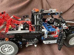 LEGO TECHNIC: Pick-Up Tow Truck (9395) Assembled, manuals included, no box