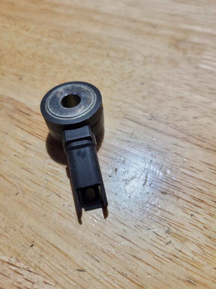 2010-2011 BMW 750LI XDRIVE - Knock / PING Sensor 7577034 - Image 4 of 4