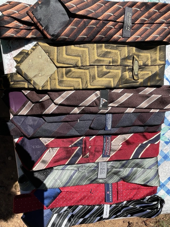 Lote de (18) corbatas vintage - gran conjunto de marcas y estilos - usadas Foto 2 de 3