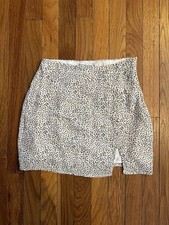 White  Grey Spotted Abercrombie  Fitch Women  s Mini Skirt Sz XS Preppy Fairy