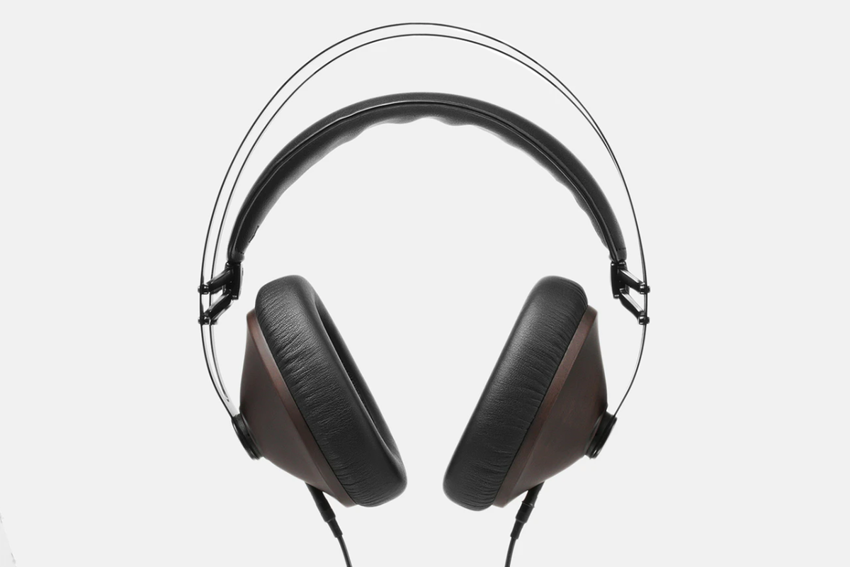 MASSDROP X MEZE 99 NOIR Closed-Back Headphones, Case, + Pads MASSDROP X MEZE 99 NOIR Closed-Back Headphones, Case, + Pads