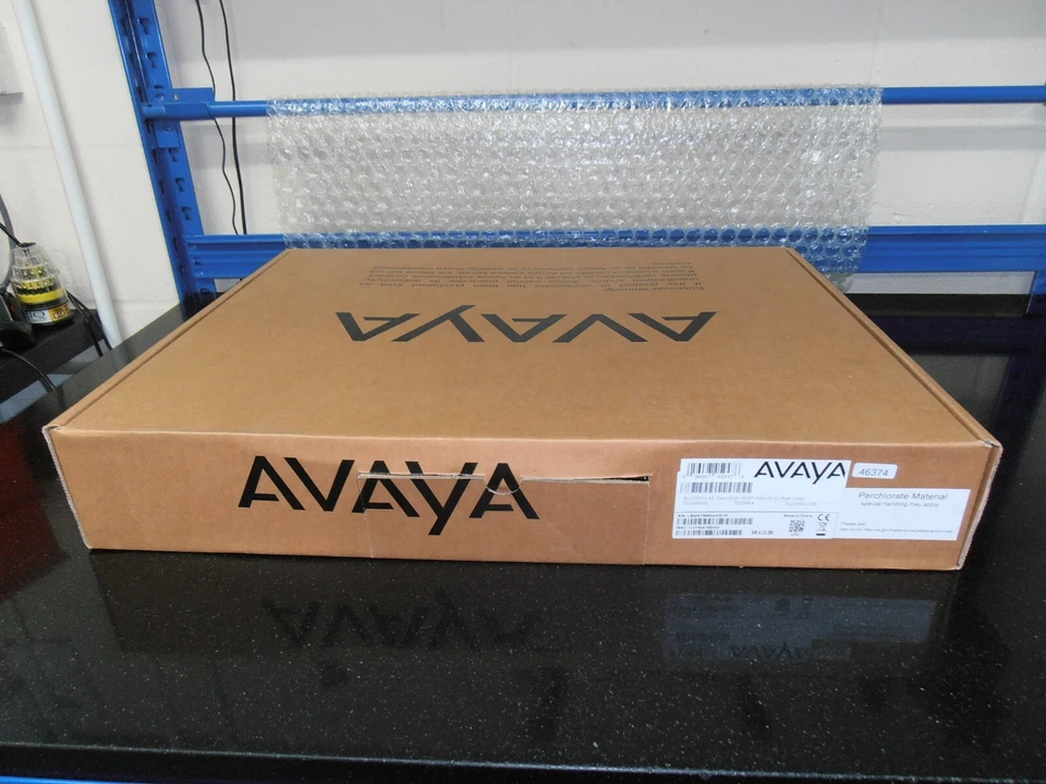 Avaya Ethernet Routing Switch 2526T-PWR  24 Port + 2 Combo SFP  AL2500A11-E6 - Image 3 of 4