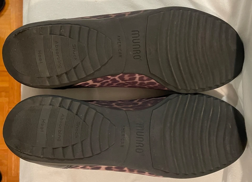 Munro Traveler SIZE: 10.5W Brown/Black Leopard Stretchy Loafers- Shock Absorbing - Image 4 of 4