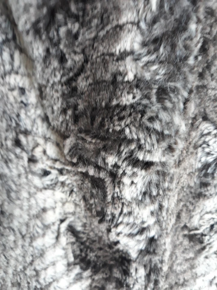 Chelsea & Violet Faux Fur Hook Button Vest Womens Size Small - Image 2 of 4