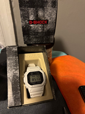 Casio G-SHOCK Solar Radio Shock-Resistant Digital White Resin 200m Box