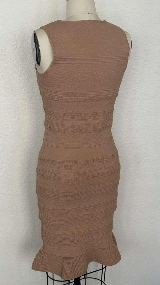 Vestido Suéter Marciano Guess Sin Mangas Cuello en V Bodycon Vendaje Talla M Beige Tostado Foto 3 de 4