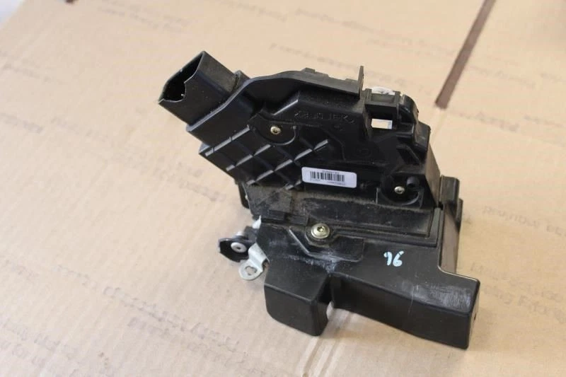 2005 2006 2007 2008 2009 2010 VOLVO S40 DRIVER FRONT DOOR LATCH LOCK ACTUATOR - Image 2 of 4