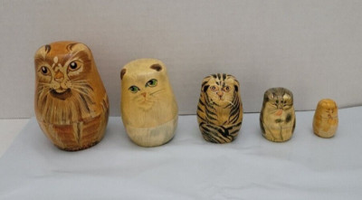 AUTHENTIC MODELS Oriental Stacking Cats Set of 5