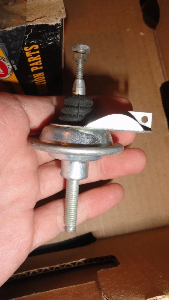            NORS 1964 BUICK OLDSMOBILE F85 SPECIAL 300 MOTOR DASHPOT 1367645     Foto 2 de 2