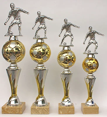 LÜCK POKALE 4er-Serie Pokal Pokale Fußball Figuren auch mit Damen "on Fire" inkl. Gravuren