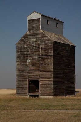 Photo:Cut Bank Montana Wooden Grain Elevator 2022 Abandoned Rural Landmark