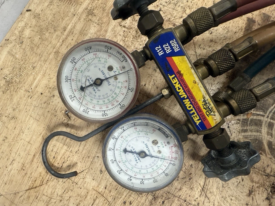 Medidores de colector de prueba y carga Yellow Jacket R-12 R-22 R-502 con mangueras Ritchie Foto 3 de 4