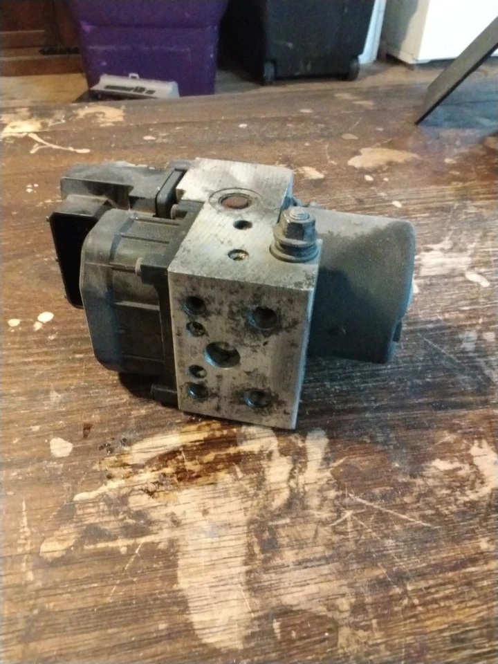 Ford Crown Victoria 2006-08 ABS control de bomba OEM 6W732C346BA módulo (a2) Foto 4 de 4