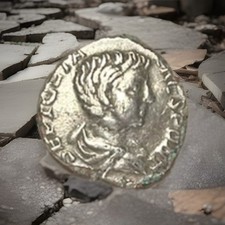 Roman Caracalla Denarius INDVLGENTIA AVGG IN CARTH; Dea Caelestis