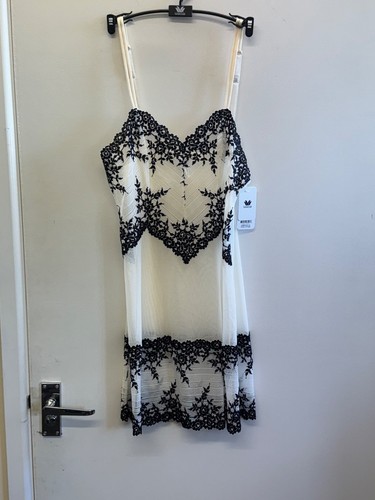 Woman’s WACOAL Embrace Lace White Night Dress Lingerie BNWT Size M CG L02