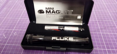 Mini MagLite M2A01LU - 2x AA Flashlight - IPX4, Schwarz    mit Werbung