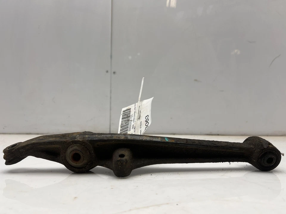 Brazo de control inferior delantero izquierdo Honda Accord 1986-1989 lado del conductor OEM 51365SE0010 Foto 2 de 4