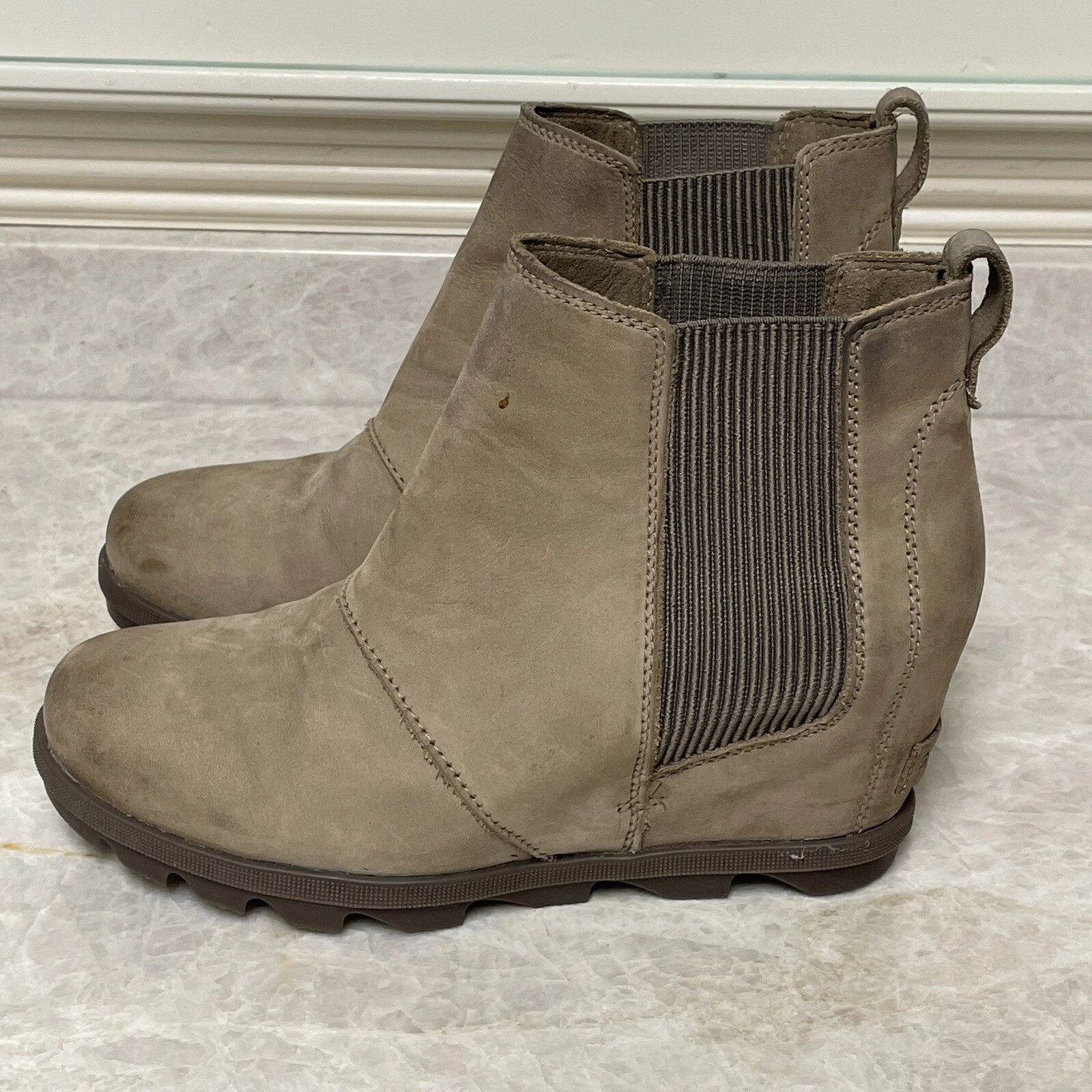 sorel joan of arctic wedge ii chelsea taupe leather booties boots