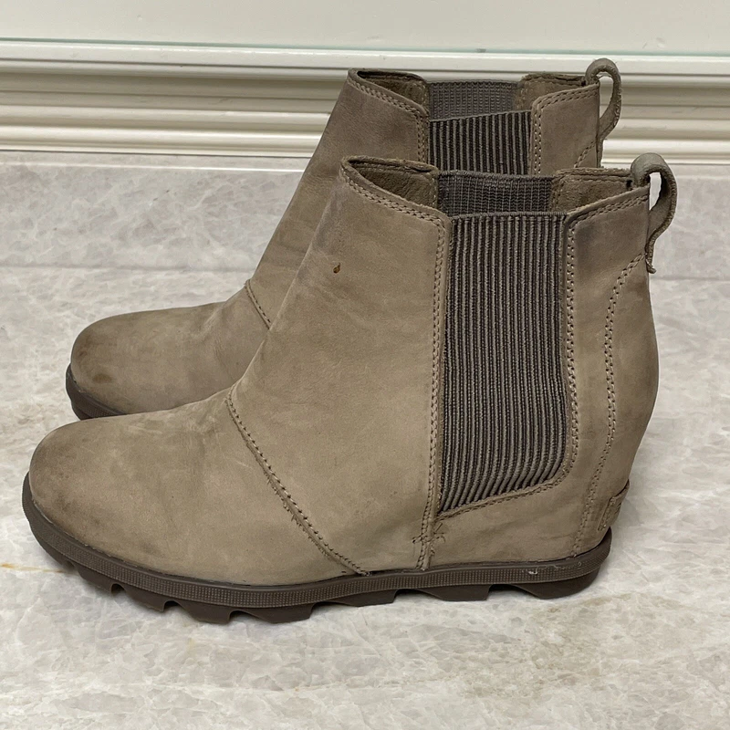 sorel joan of arctic wedge ii chelsea taupe leather booties boots