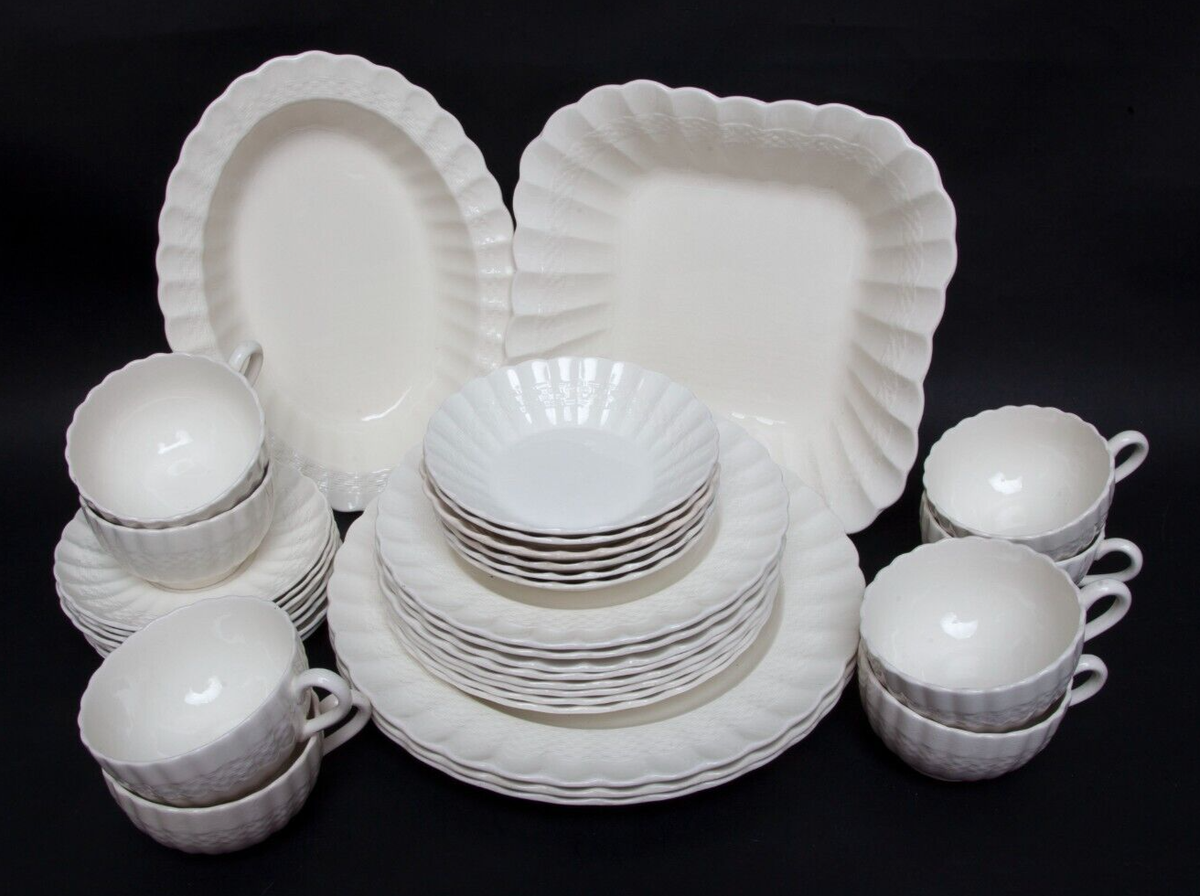 Vintage CHELSEA WICKER By SPODE - Copeland England 35 Pc