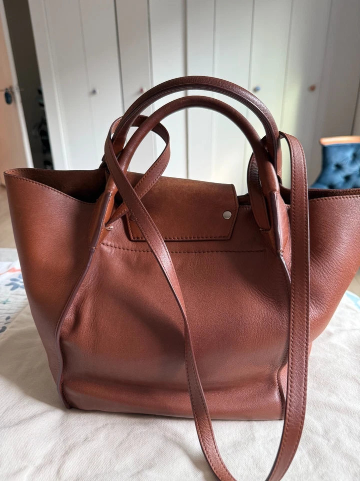 Auténtico bolso grande CÉLINE pequeño - piel de becerro suave tostada con correa larga Foto 4 de 4