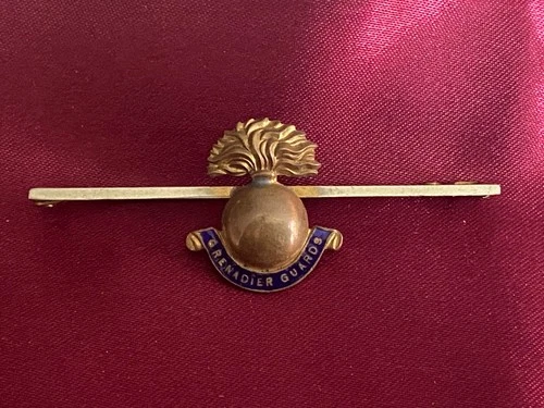 WW1/2 The Grenadier Guards Enamel Sweetheart Brooch w/fixing