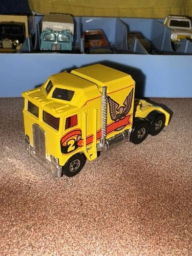 Vintage Mattel 1983 Hotwheels Thunder Roller Semi-Truck