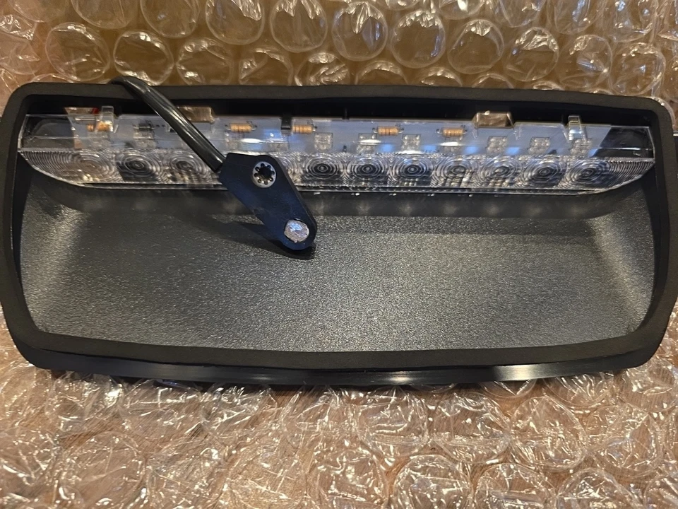 Conjunto de tercera luz de freno Dorman 923-072 para Lincoln MKS 2016 Foto 2 de 4