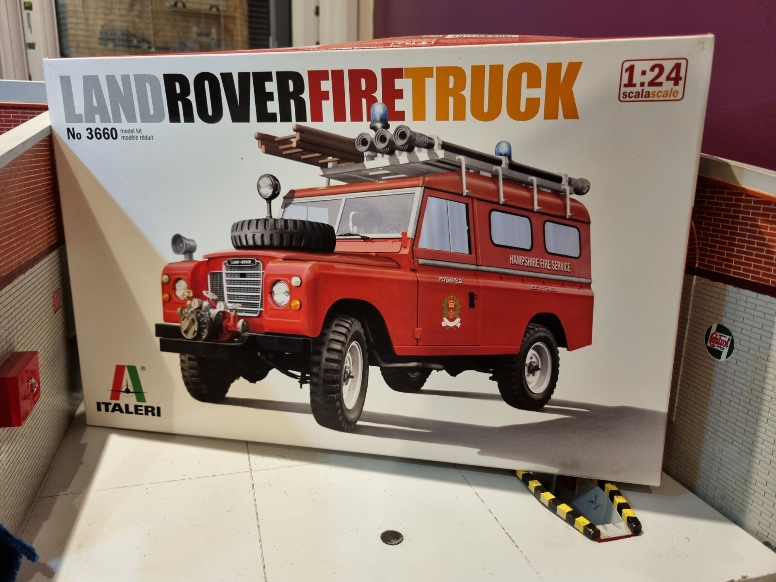 ITALERI 1:24 1/24 Land Rover Fire Truck Model Kit 3660 - Image 8