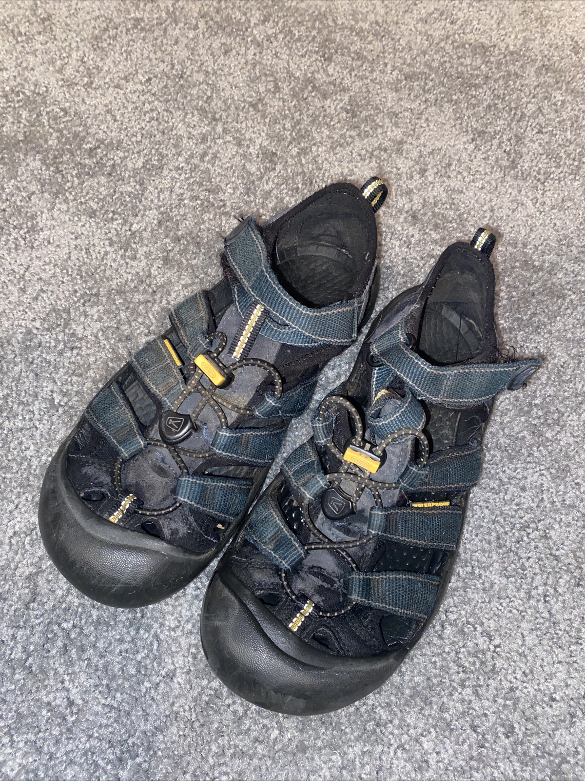 Sandali da donna Keen Newport taglia 6 tela acqua impermeabili con cinturino sport escursionismo