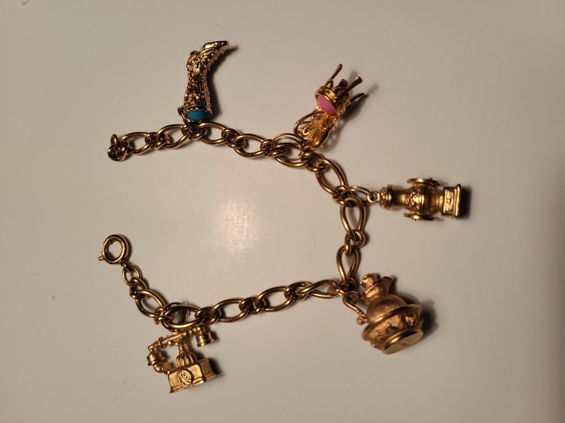 Vintage Avon Charm Bracelet 5 Charms 7.25 Inches