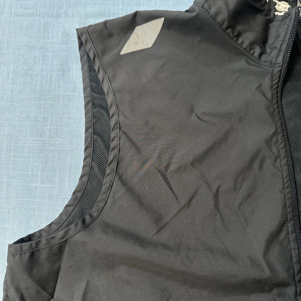 Sugoi 男式拉链骑行背心黑色中号浅风衣 — 第 2/4 张图片