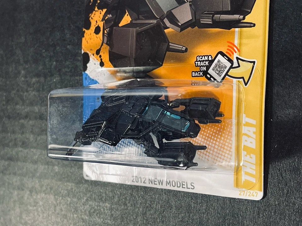 Hot Wheels 2012 New Models THE BAT, Batman Flying Vehicle Mattel, New In Package - Image 4 of 4