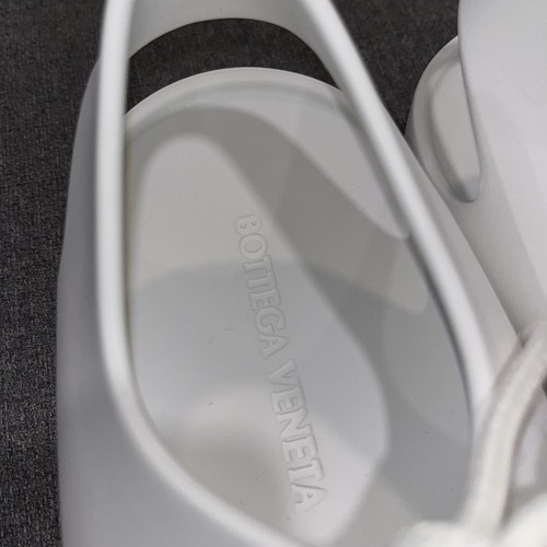 BOTTEGA VENETA Chalk White Jelly Sandals EU 40 US 10 Rubber Platform Lace Up NWT - Picture 9 of 18