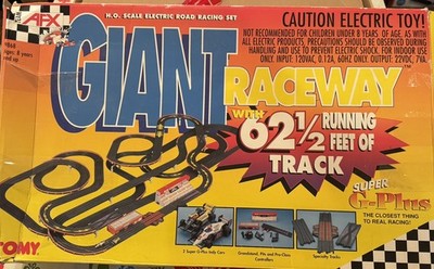 Tomy AFX GIANT H.O. Super G-Plus Race Set Electric Track Model