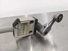 Omron D4C-1620 Limit Switch Roller Crank