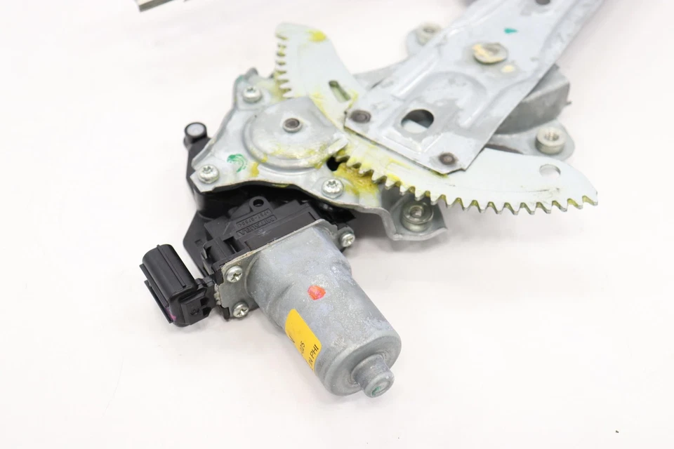 2017 - 2025 HONDA RIDGELINE FRONT RIGHT SIDE DOOR WINDOW REGULATOR W/ MOTOR OEM - Image 3 of 4