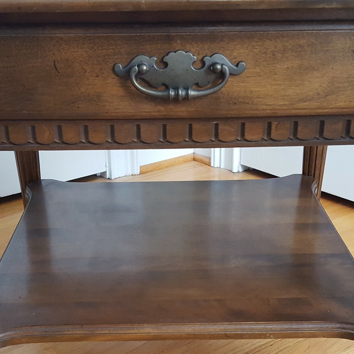 Vintage Ethan Allen End Table Classic Manor Solid Wood 26 Vintage Ethan Allen End Table Classic Manor Solid Wood 26