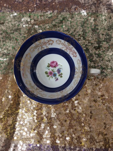 Pretty! Royal Grafton Bone China Tea Cup Blue Flowers “Signed” Gold Rim - Picture 2 of 6