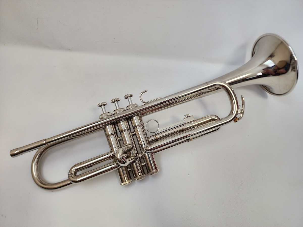 YAMAHA YTR-1310 Trumpet with Hard Case Silver Nickel