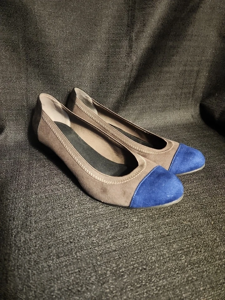 Zapatos para mujer Dana Buchman Deely bloque de color puntera tacón de cuña bajo 8 M usados Foto 3 de 4