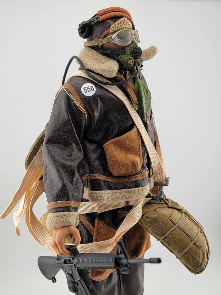 1/6 21ST CENTURY US B-17 8TH AIR FORCE WAIST GUNNER .50 CAL DRAGON BBI DID WW2 - Image 2 of 4